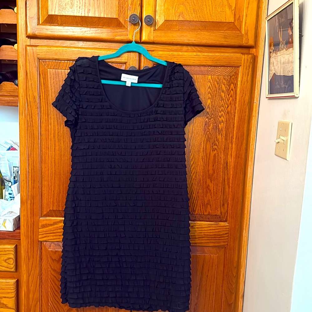 Ronni Nicole Style 20331 black tiered ruffle dress Size 14